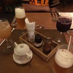 ペンション&コテージ クヌルプ - 夫婦はビールで、子どもらはジュースで乾杯。完熟サンふじりんごジュースと赤ぶどうジュース。