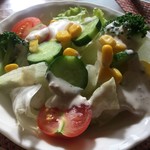 ペンション&コテージ クヌルプ - 朝のサラダはしっかりめ。この胡桃のドレッシングがタマらない。