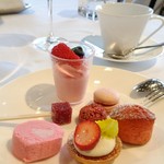 横浜モノリス - 