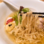 饗 くろ喜 - 麺持ち上げ