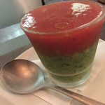 Abats. - 北海道の実家から送られてきたキュウリのスープを敷いたガスパチョ　暑い夏にはこれですね