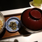 とみ井 - 赤出汁　香物