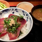 めしの助 - かつお漬け丼