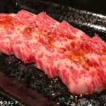 焼肉 縁 - 黒毛和牛フランク　別名　笹の葉　赤身と脂身の深い味わい