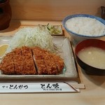 とん味 - 上ロースカツ定食