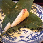 いっ木 - 粽の中は鯛ずし。