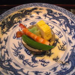 いっ木 - 出汁巻き、麩、車海老、鞘豌豆。