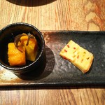 新洋食 KAZU - 前菜(カボチャの酢漬けと赤ピーマンのケーキ)