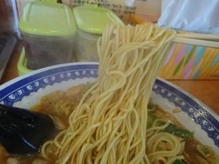 天理スタミナラーメン - 麺リフト