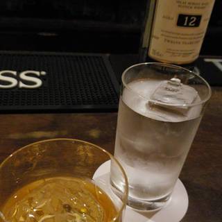 バー・レッドハックル_0