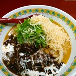 あったかいおうどん(税込７８０円)+ビーフシチュー(３００円)+チーズ(２００円)=１２８０円(税込)  うどんは茹で上がりで１玉220～230gとのこと。増量は半玉毎に+１００円。