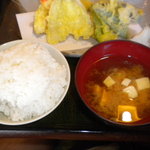 Shun Sai Kawadu - ご飯と味噌汁