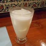 イズミル - アイラン（トルコのヨーグルトドリンク）