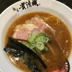 麺匠 貴涼楓 - 醤油らーめん。豚骨醤油、なかなかやってるとこないんですけど、コレめちゃ旨い！ ほんの少し醤油勝ち気味ですけどそれがインパクトとして印象に残らせていい感じで最後までおいしい。計算ずくの一杯ですな〜