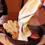 Very popular! Raclette cheese♪