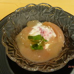 スタジオーネ フルッティフィカーレ - ドルチェ（白桃のコンポート　バニラジェラートと白桃ジュレ）