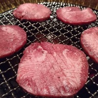しゃぶしゃぶ･焼肉 嵯峨野 - 厚切りタン