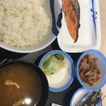 松屋 - 焼鮭定食牛皿 大盛り510円