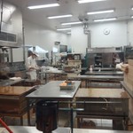 とらや工房 - 目の前で作っています