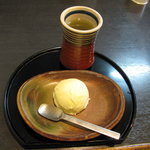 とんかつあさくら - デザートのゆずシャーベットと緑茶
