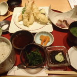 Yumesushi - 天ぷら定食、ど～んときました（1575円）。