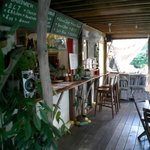 モバイル・サンドウィッチショップKUTI - 開放感あふれる店内