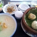廣州飯店 - 粥と点心3種のランチ