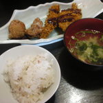 味処 正ちゃん - 「サバフライと鶏唐揚げ」定食680円。ご飯、スープはバイキングです。
