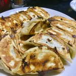 ぎょうざの店 ひょうたん - 餃子2人前    安定感抜群の焼きです。