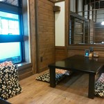 くらそば幸道 - 小上がり席