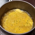 馳走 啐啄一十  - ①蝦夷馬糞雲丹(北海道小樽産・塩水雲丹)と玉子豆腐に羅臼昆布の出汁ジュレ掛け
      蝦夷馬糞雲丹、一口目は5秒ホールド
      雲丹の旨みを余さず味わい尽くします
      羅臼昆布の良く冷えた出汁ジュレは暑気払いにピッタリ