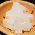 馳走 啐啄一十  - ⑫障泥烏賊(アオリイカ)(山口県産・5日寝かせ)
      産卵期は春～初夏、旬は初春～夏。
      烏賊らしい食感と5日寝かせの旨みが両立する仕上がりもまた良いです。