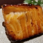 馳走 啐啄一十  - ⑯銀鮭(北海道函館産)の山椒炭火焼き
      産卵期は秋~早春、産卵河川は千島列島からカリフォルニア州まで
      焼き上がりは堅くなく、柔らかさがあり好きな感じです
      山椒がピリリと効いて銀鮭の脂のりとマッチしてます