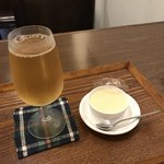 雲悠茶房 - 白茶「白牡丹」(冷)610円、杏仁豆腐150円税抜き