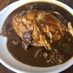 スペインバル バル akiba - 「煮込み牛すじカレーのとろ～りオムライス」900円