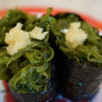 回転鮨 清次郎 - めかぶ軍艦