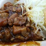 ジュリーズ・スパイス - もりもリ野菜とそぼろ鶏とスパイシー鶏のハーフ丼