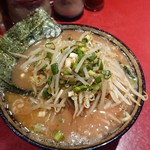 ラーメン 厚木家 - 女房の ネギもやしです♪(*≧∀≦*)