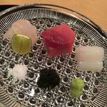 まき村 - お造り：鮪・剣先烏賊・マコガレイ