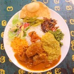 ロイヤルグリーン レストランアンドバー - 魚のカレー(上から)