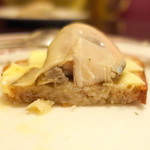 アベス - 蒸し岩牡蠣のタルティーヌ＠800円