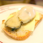 アベス - 蒸し岩牡蠣のタルティーヌ＠800円