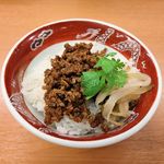 支那ソバ かづ屋 - かづ屋（醤肉飯のアップ)