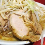 ラーメン二郎 - 豚