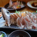松月 - 刺身も炙りとノーマルの二種類