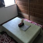 まるいち食堂 - 座敷入口の個室に案内されました