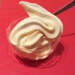 福山ニューキャッスルホテル ビアホール - ソフトクリーム(2018.08.11)