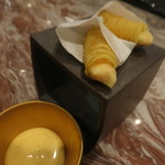 Libre - サーモンとジャガイモのフィッシュ＆チップス　ボルディエソース