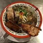 ちゅるるちゅーら ラーメン研究所 - 魚介豚骨チャーシュー麺(970円)