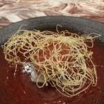 Libre - 静岡牛とアオリイカのグリル　アミエビのソース　ジャガイモのカダイフ乗せ